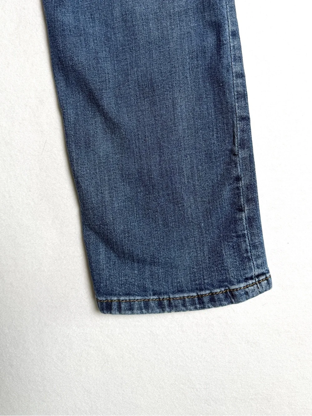 Levi's Men 513 Slim Straight Med-Dark Wash Actual Size 33 x 28 READ DESCRIPTION